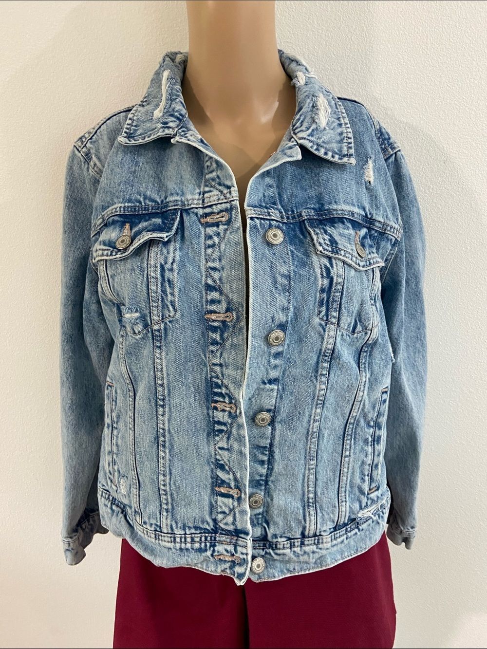 Old Navy Light Blue Distressed Denim Jacket sz L